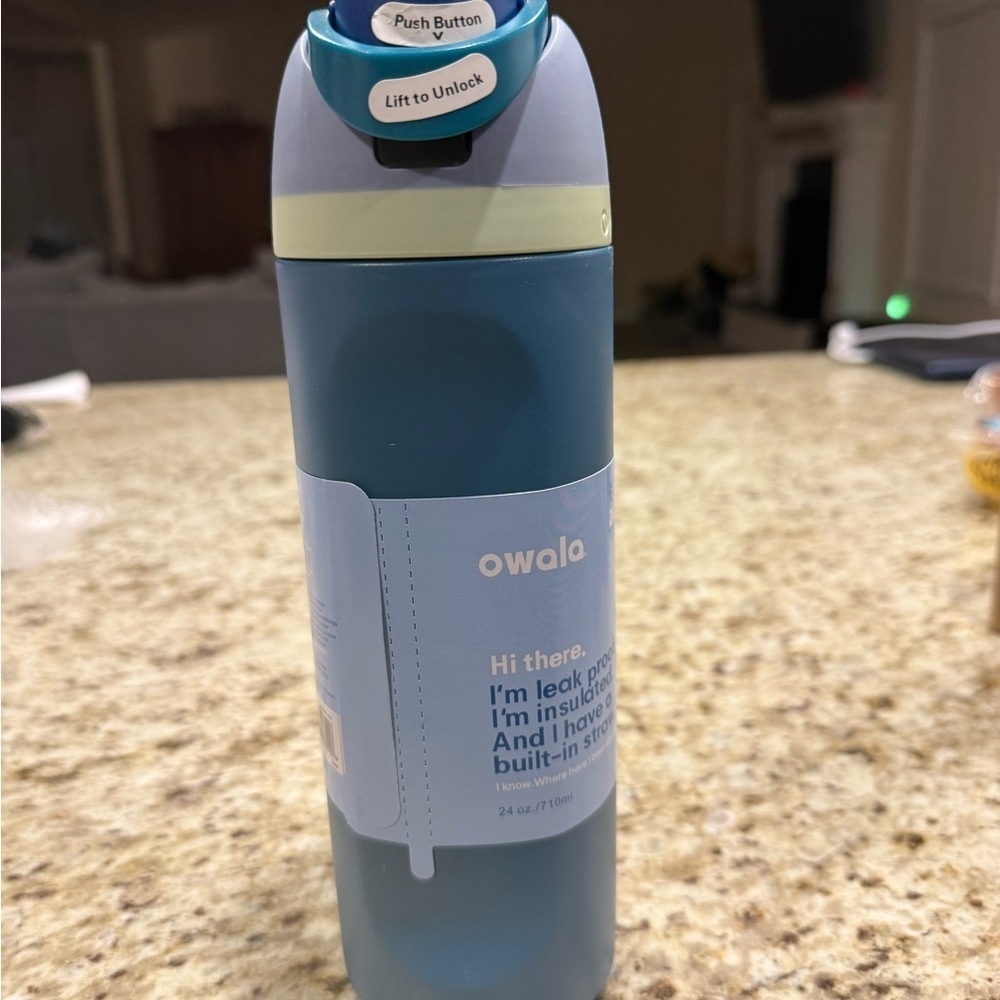 Owala Blue Insulated Tumbler 24oz - Picture 1 of 3